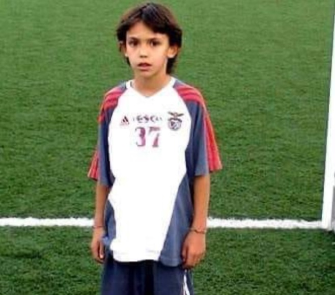 João Félix quando criança no time de futebol