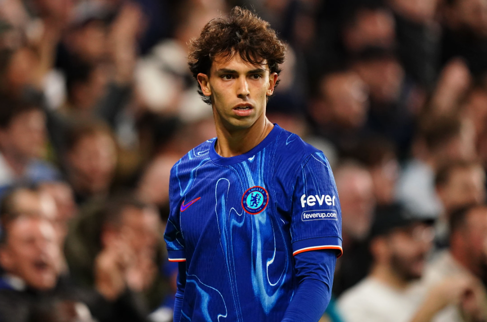 Não há mais espaço no vestiário Carragher sobre a possível transferência de Felix para o Chelsea
